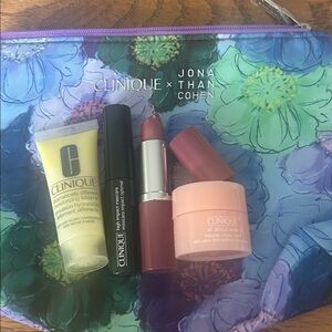 Clinique Makeup Bag & Beauty 5pc Set